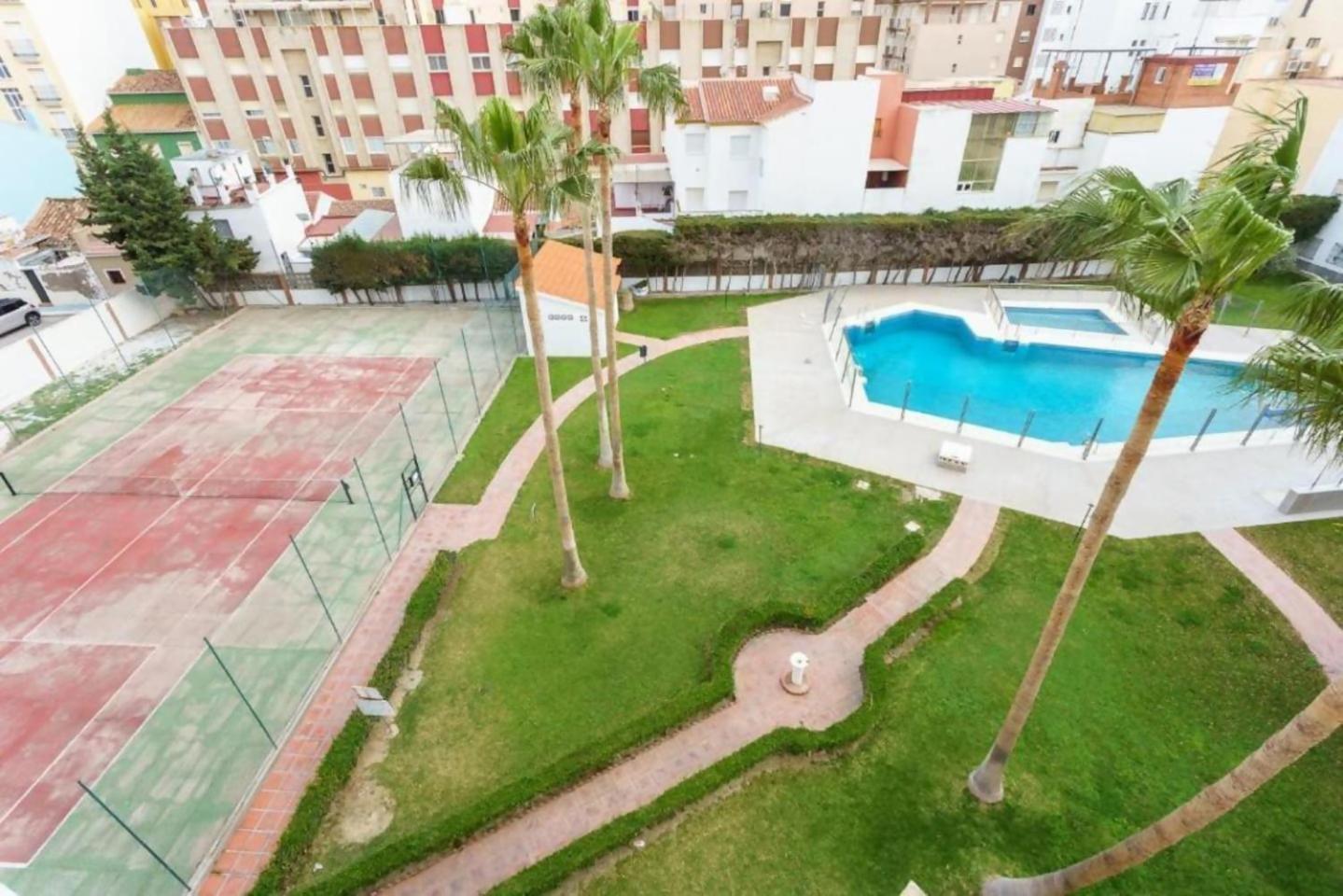Apartamento Centrico Plazamar 4 Piscina Torre Del Mar Dış mekan fotoğraf
